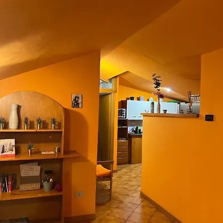 Giustina - Spazioso E Tranquillo - Parcheggio Privato Per Bici E Auto - Su Richiesta Ammessi Animali Daire *